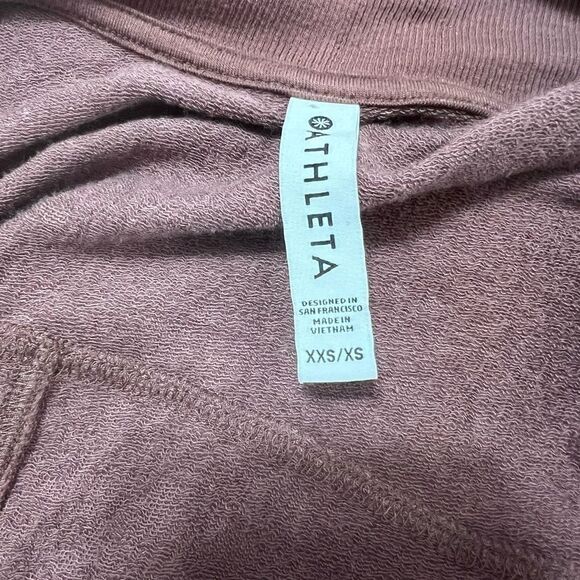 Athleta Lotus Wrap. Color dark plum extra small / small oversized pockets - Picture 4 of 13